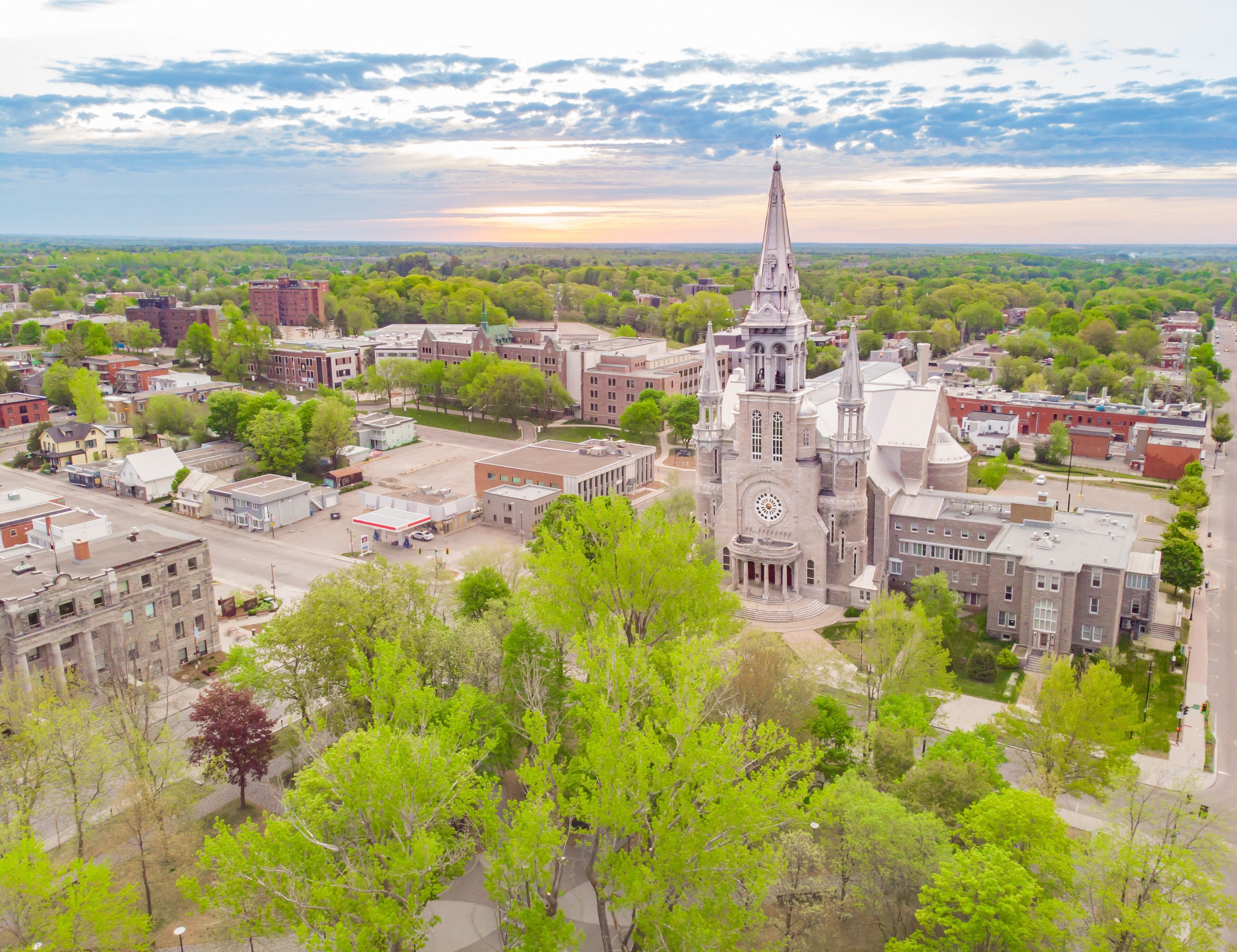 Église historique de Blainville, patrimoine architectural des Laurentides